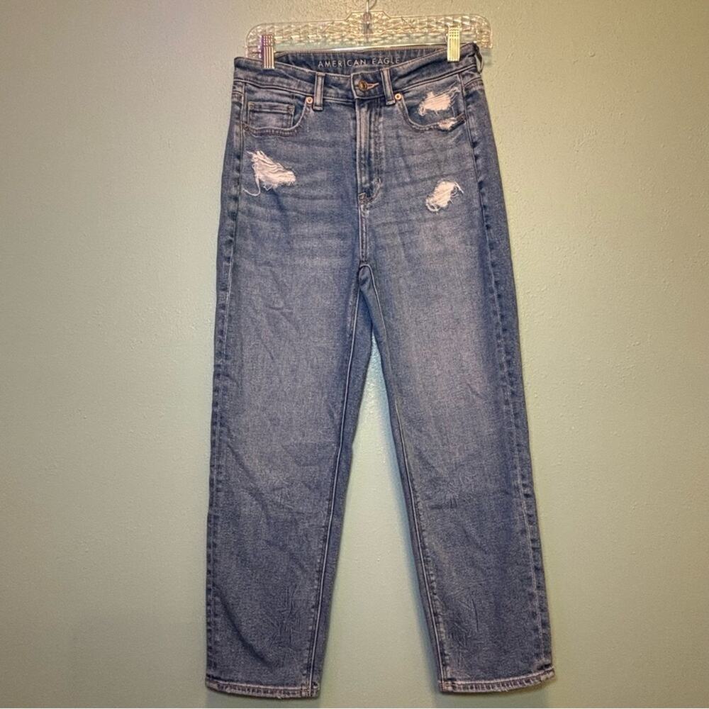American Eagle Mom Straight Distressed Jeans | Size 4 Short - Picture 1 of 8